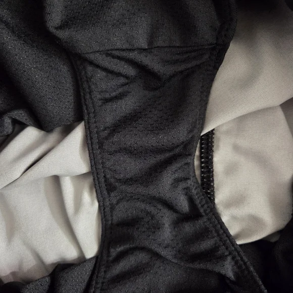 Vuori Clementine Shorts Women's Size Small - Picture 7 of 7